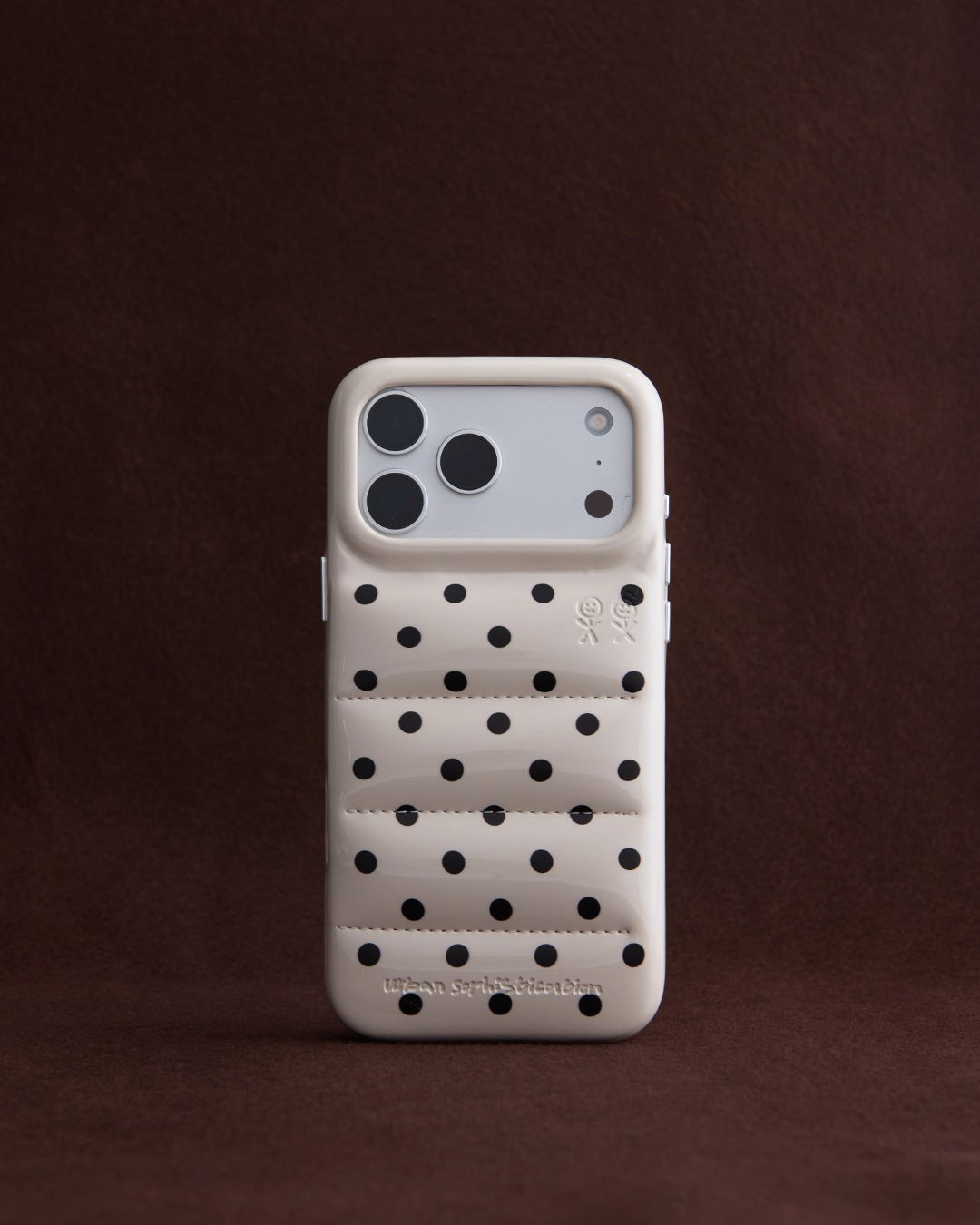 holiday-case-closet-3775559.