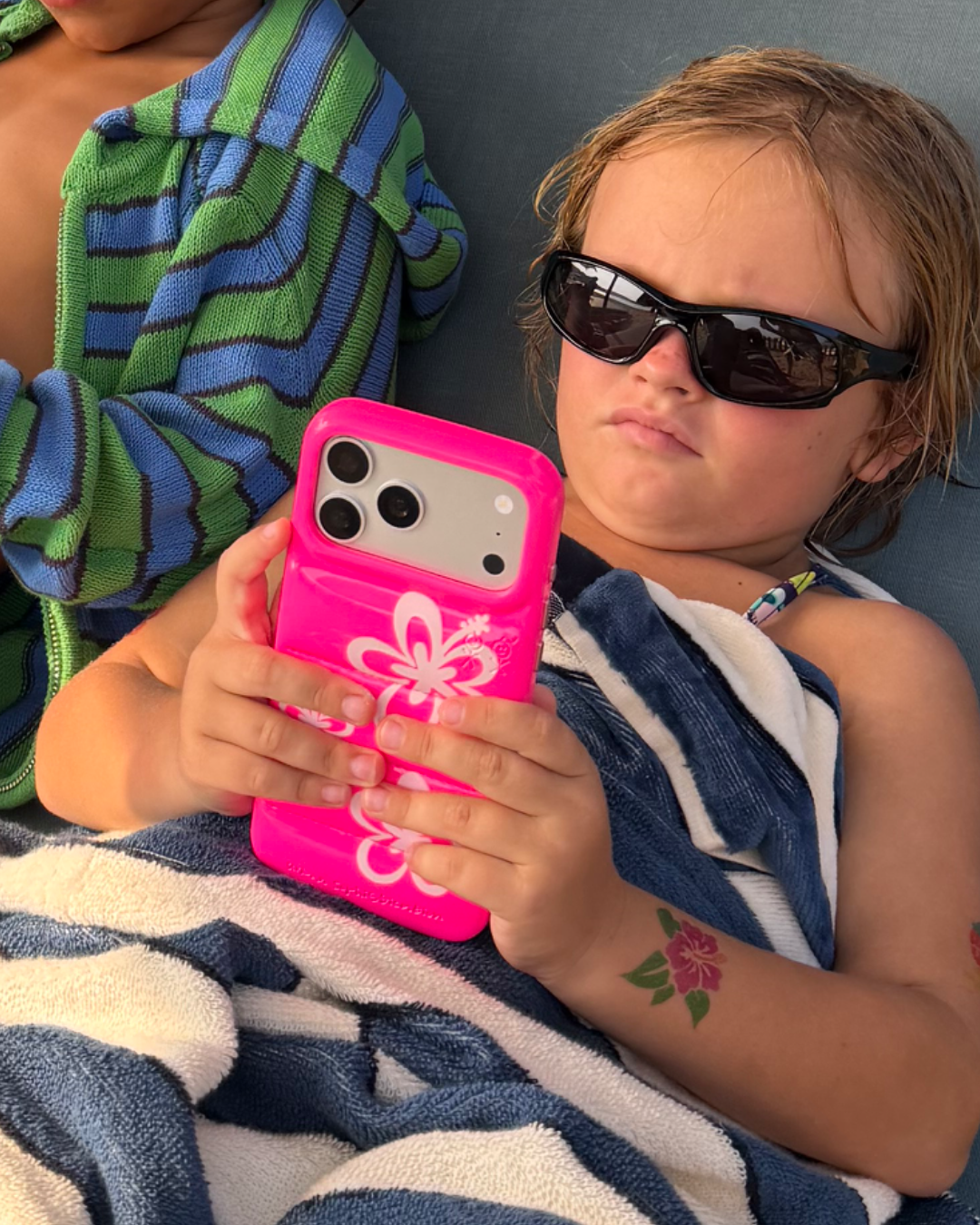 The Puffer Case® - Hibiscus 02 in Neon Pink