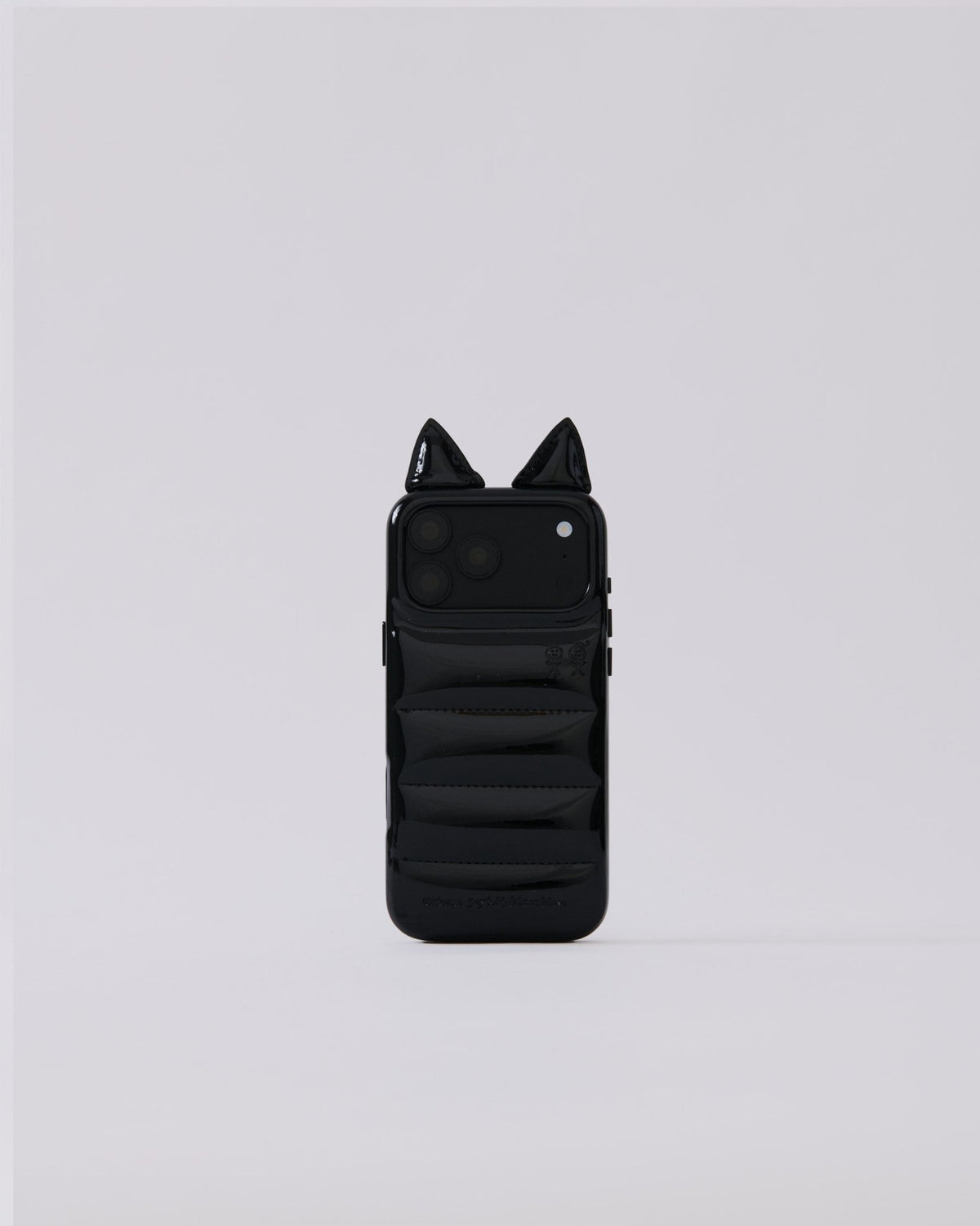 studio-flat|
phone-size_iphone-18-pro-max|